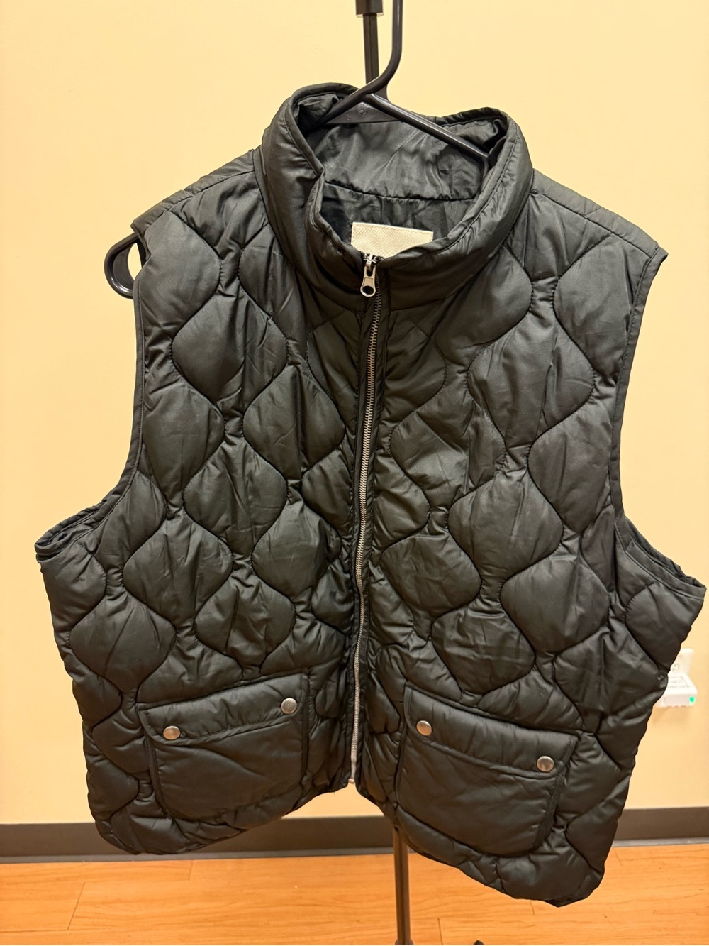 Thread & Supply Black Puffer Vest - XL